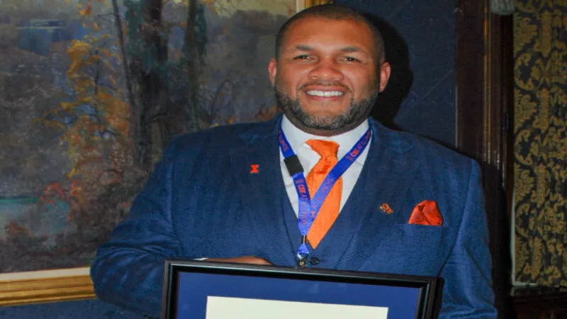 Wilbur C. Milhouse III, Receives CEE Distinguished Alumnus Award