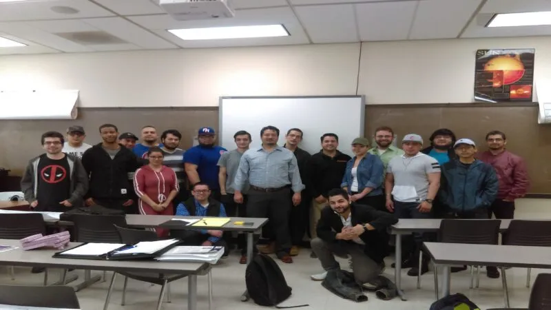Milhouse Team Presents to Richard J. Daley College Students