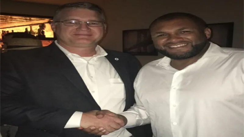 Camaraderie at M Vie