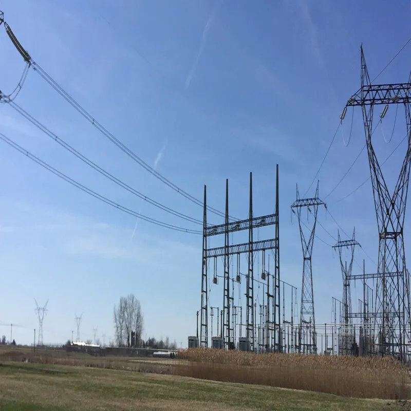 TSS 112 Wilton Center 765kV Circuit Breaker